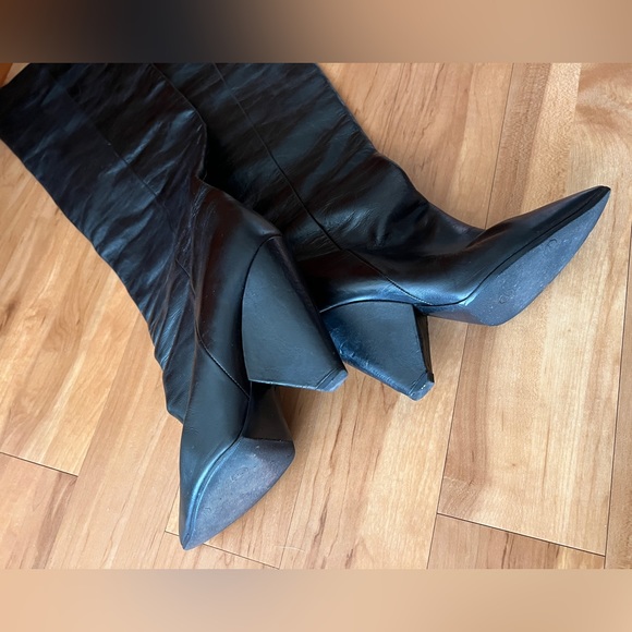 Saint Laurent Niki 105 over-the-knee boots in black shiny leather. 38 - Picture 13 of 16